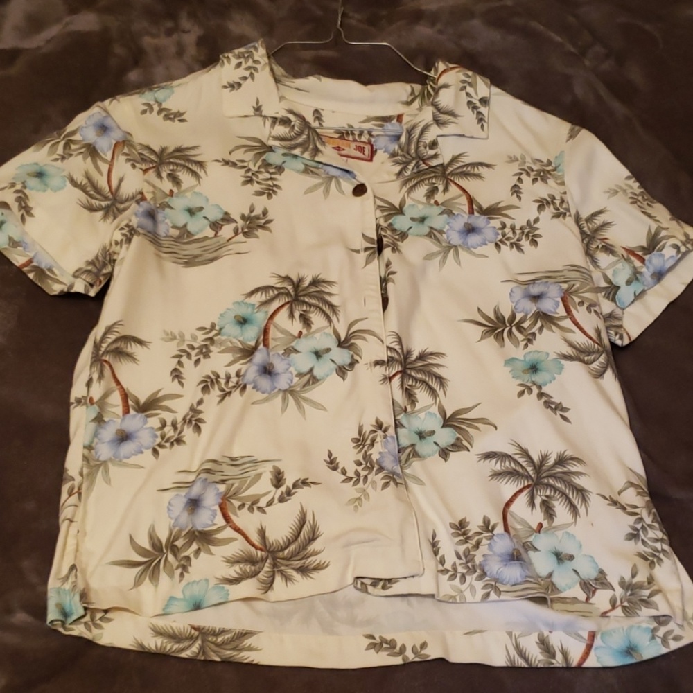 Button-up Hawaiian shirt